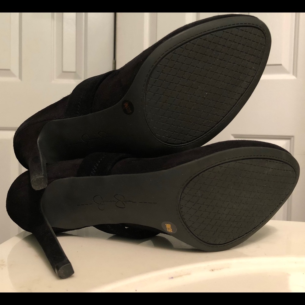 SHOES - Picture 6 of 8